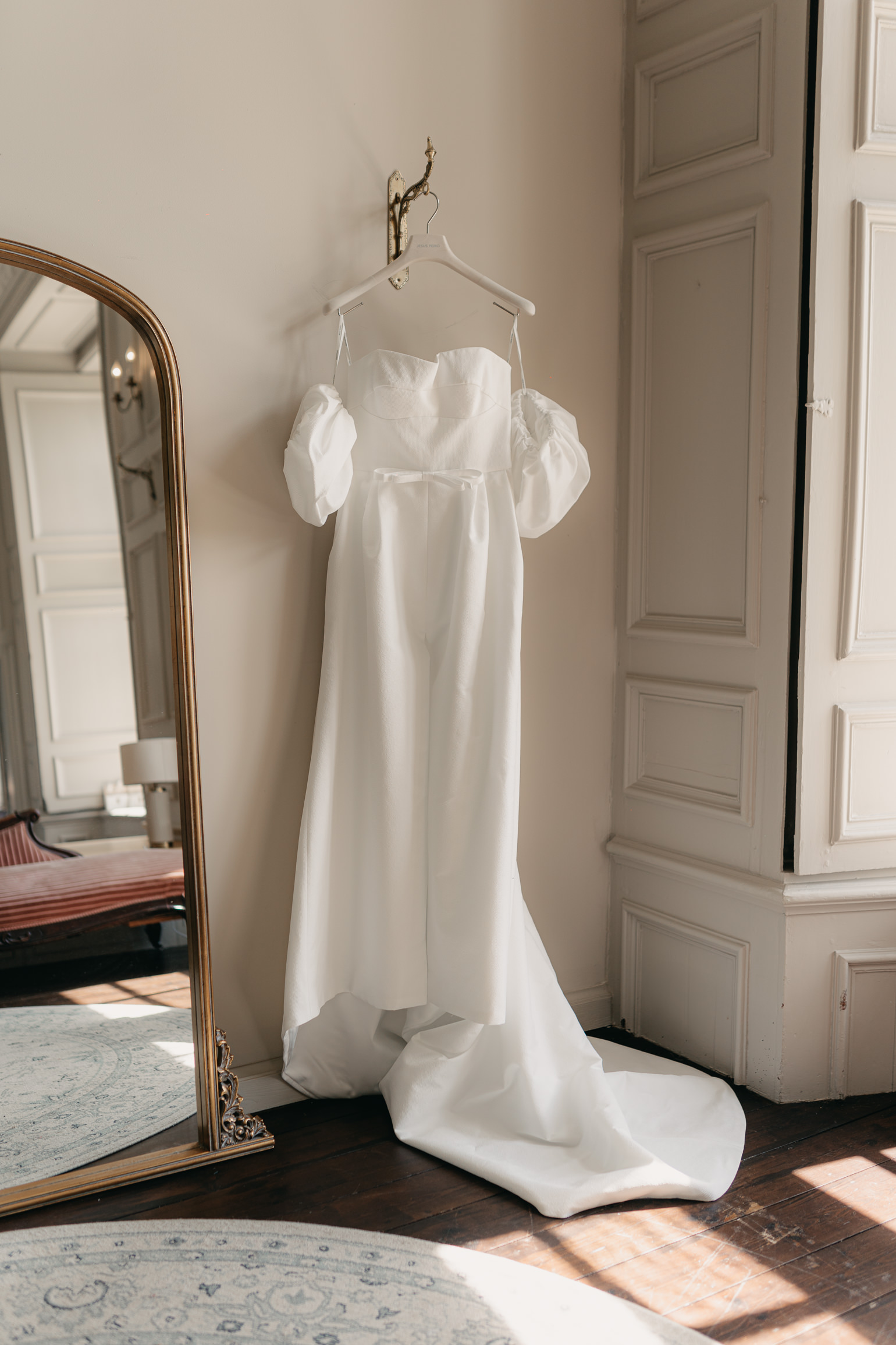 Brympton house wedding, puffy sleeve wedding dress, somerset wedding photographer 