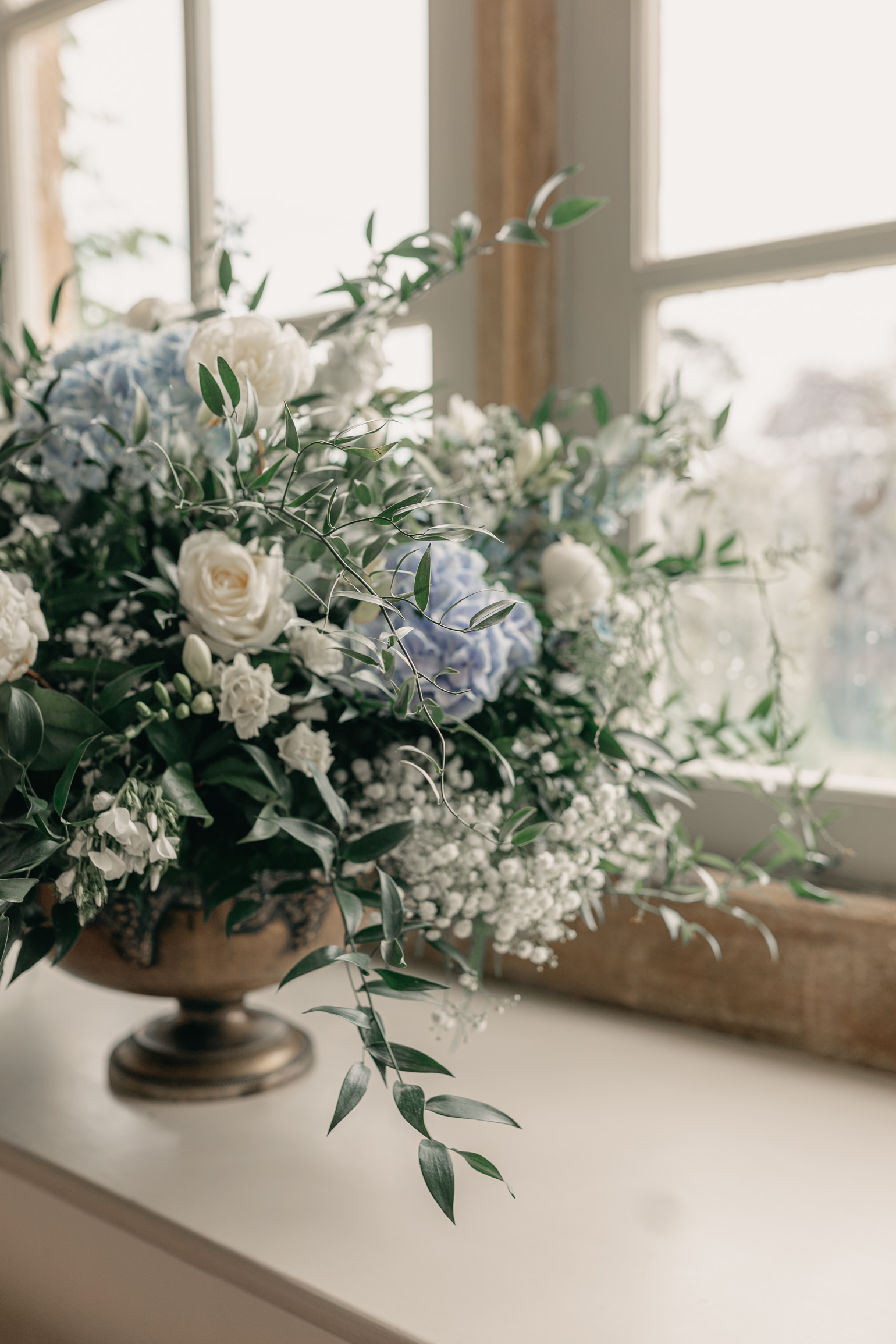 blue floral wedding tables, brympton house ballroom wedding breakfast, somerset wedding venue, manor house wedding venue