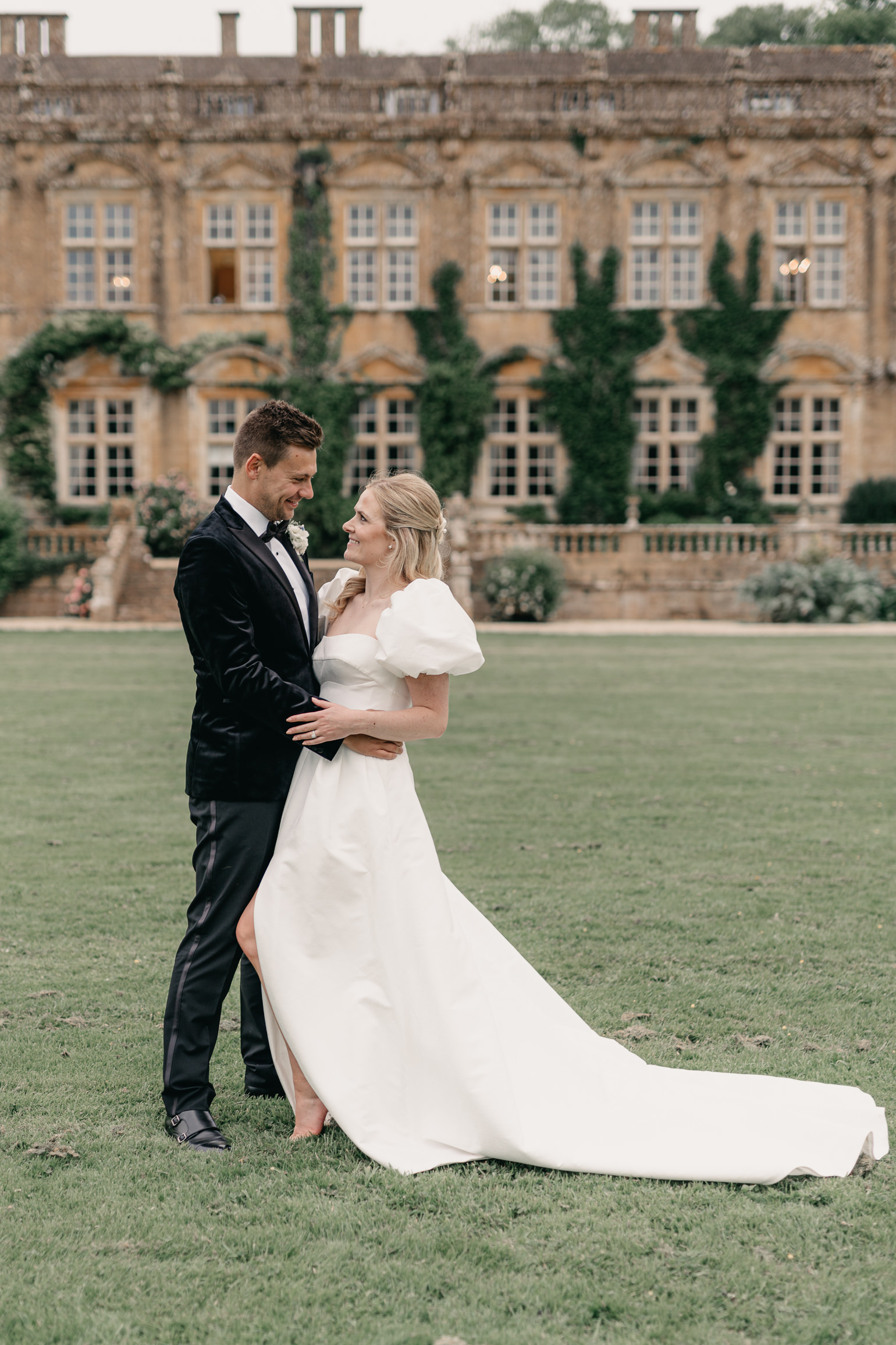 Puff sleeve wedding dress, Somerset Wedding Venue, Manor House Wedding venue, English garden wedding, 