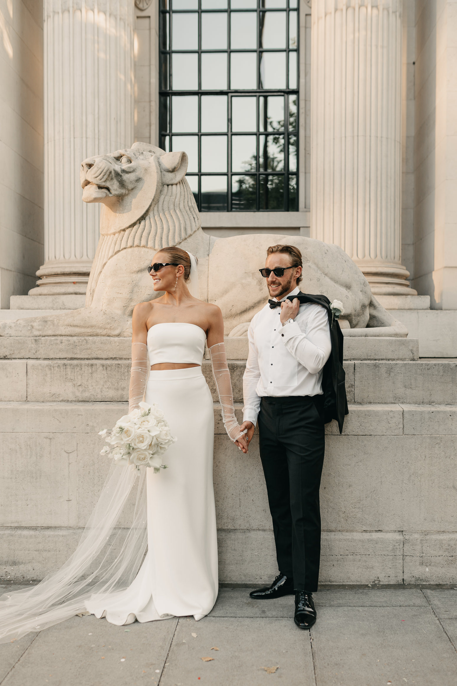 wedding photos at marylebone town hall, london elopement, london wedding photographer, london micro wedding, london town hall wedding