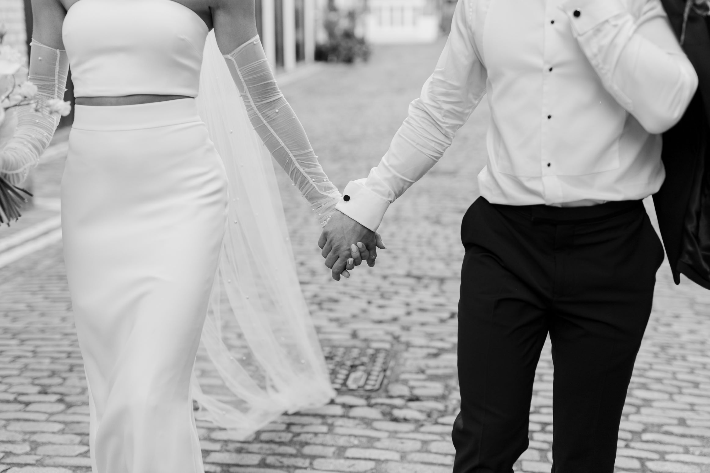 wedding photos at marylebone town hall, london elopement, london wedding photographer, london micro wedding, london town hall wedding